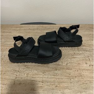 Dr Martens Voss Black Leather flat chunky sandals